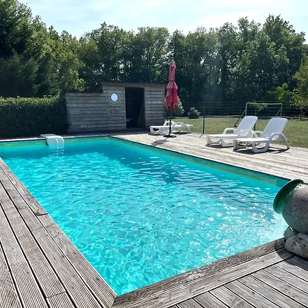 La Maison D'irene بيت للعطل *